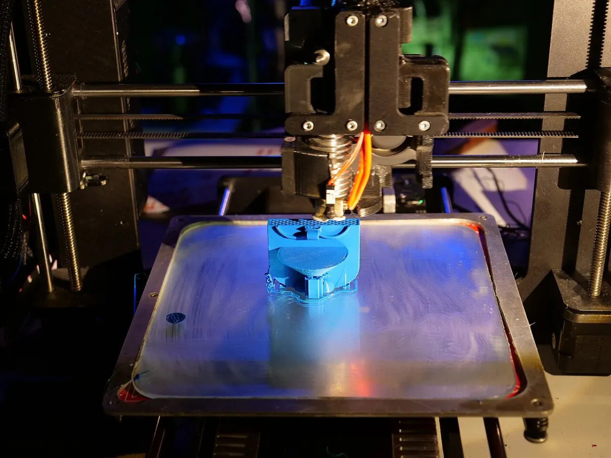 Máy in 3D đang in mô hình tại sự kiện